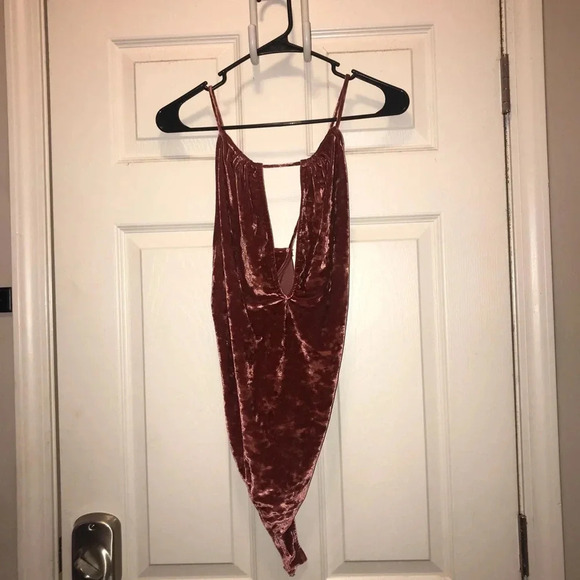🌟Velvet Bodysuit - Picture 1 of 6